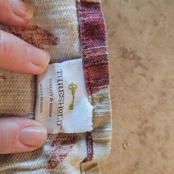 55" x 92" Rectangle Fall Cloth Table Cloth Threshold - Picture 5 of 5